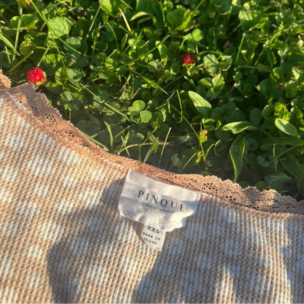 Rustic Floral Crop Top - Picture 3 of 8